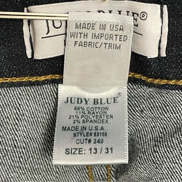 NWT Judy Blue Frayed Hem Crop Jeans Size 31 Dark Wash Straight Leg Made in USA - Picture 11 of 12